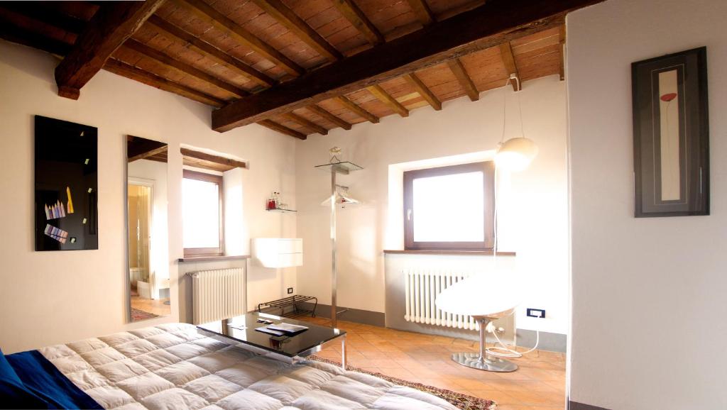 A seating area at La Casa Di Adelina Monticchiello