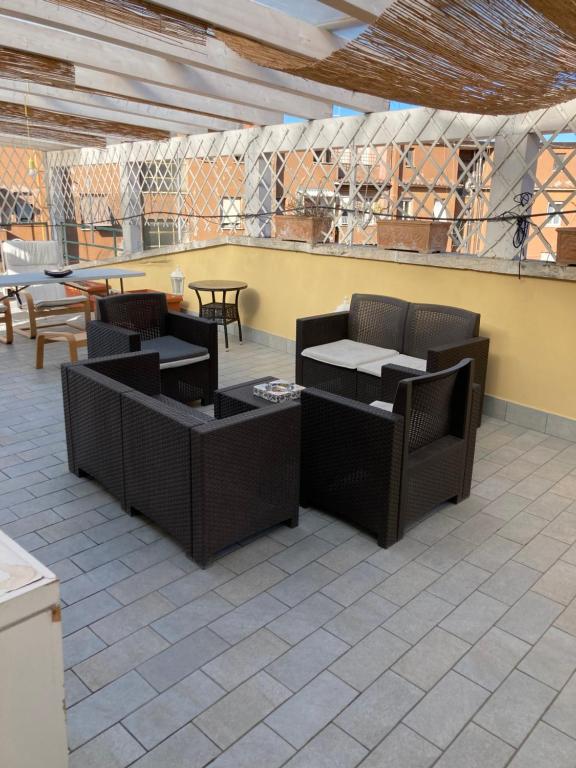 A seating area at Al Civico 32