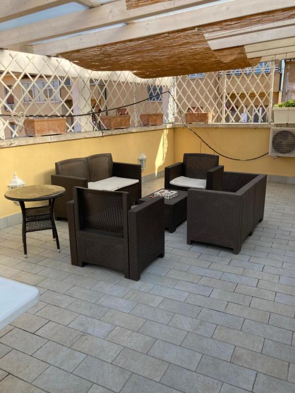 A seating area at Al Civico 32