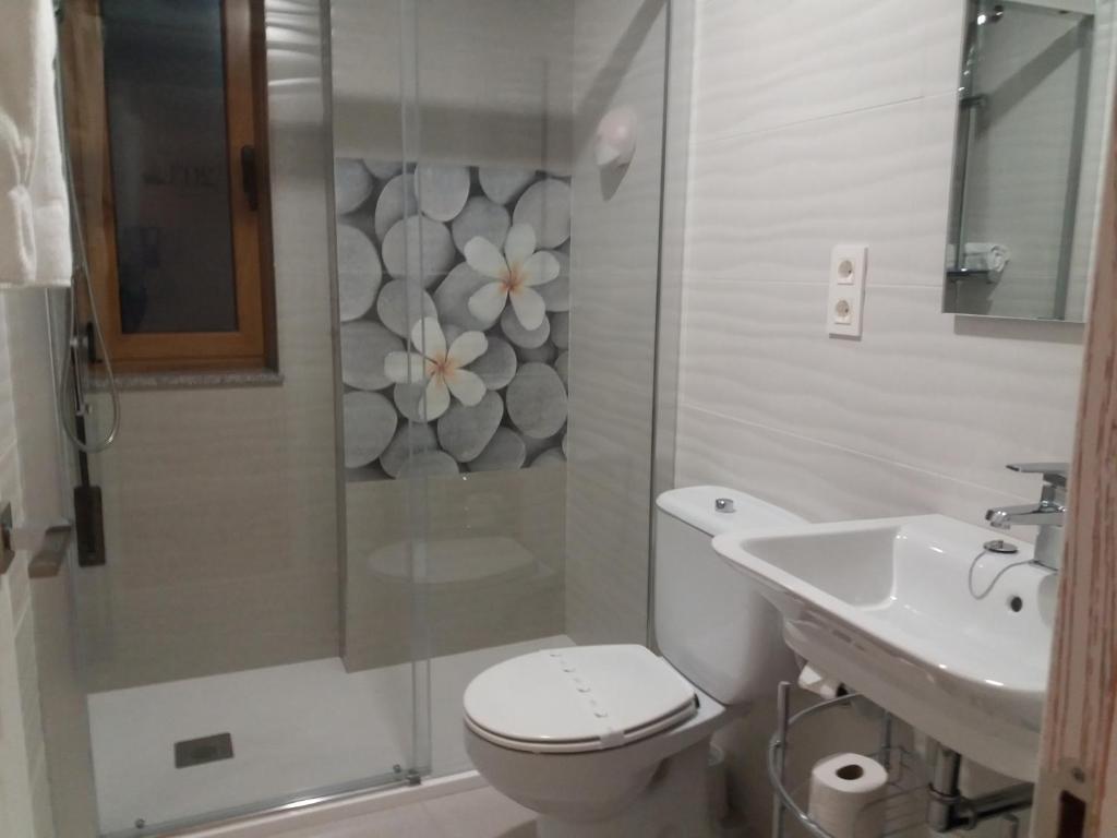 A bathroom at Hotel el Pinar