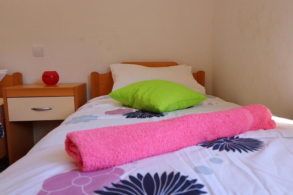 Łóżko lub łóżka w pokoju w obiekcie Apartment Belin Mljet