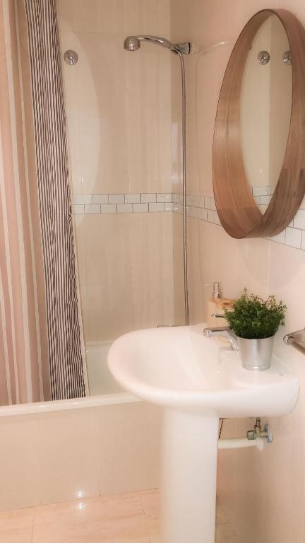 Koupelna v ubytování APARTAMENTO PEÑISCOLA
