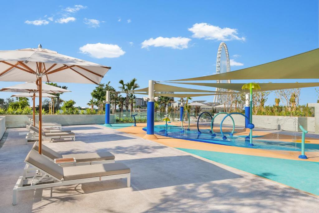 Bazén v ubytování Address Beach Resort nebo v jeho okolí