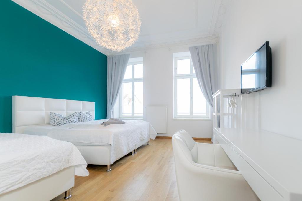 
Large Three-Bedroom Apartment "Grand Modern"
