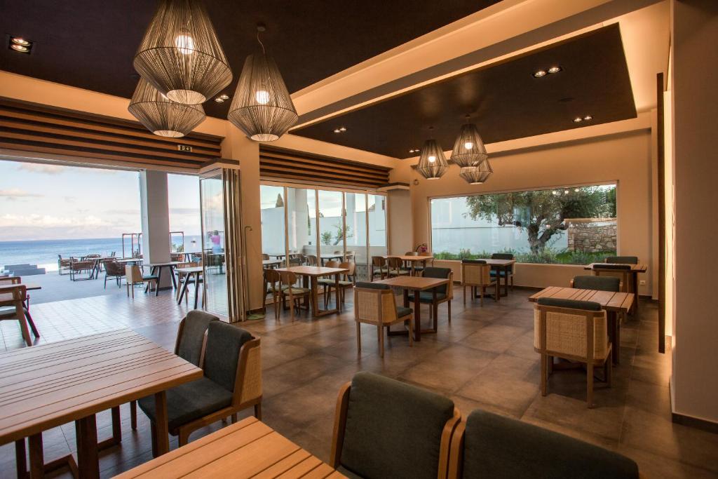 Restaurace v ubytování Colonides Beach Hotel