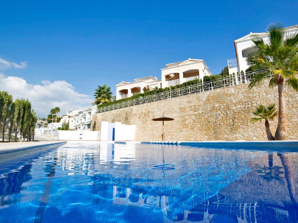 Bazén v ubytovaní Holiday Home Despacito by Interhome alebo v jeho blízkosti