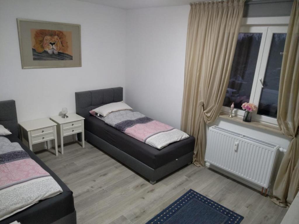 Легло или легла в стая в Ferienwohnung in Birkenwerder mit Balkon
