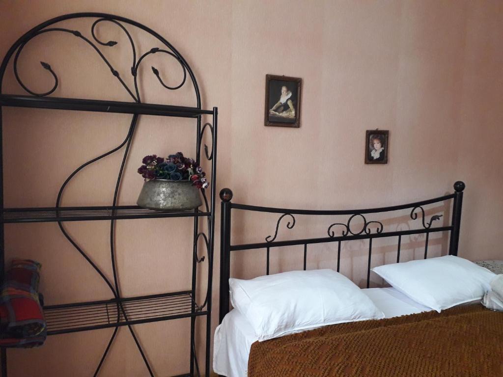 Postel nebo postele na pokoji v ubytování Nana's Guest House