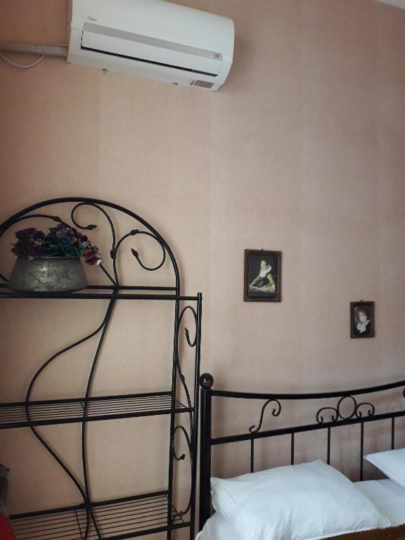 Postel nebo postele na pokoji v ubytování Nana's Guest House