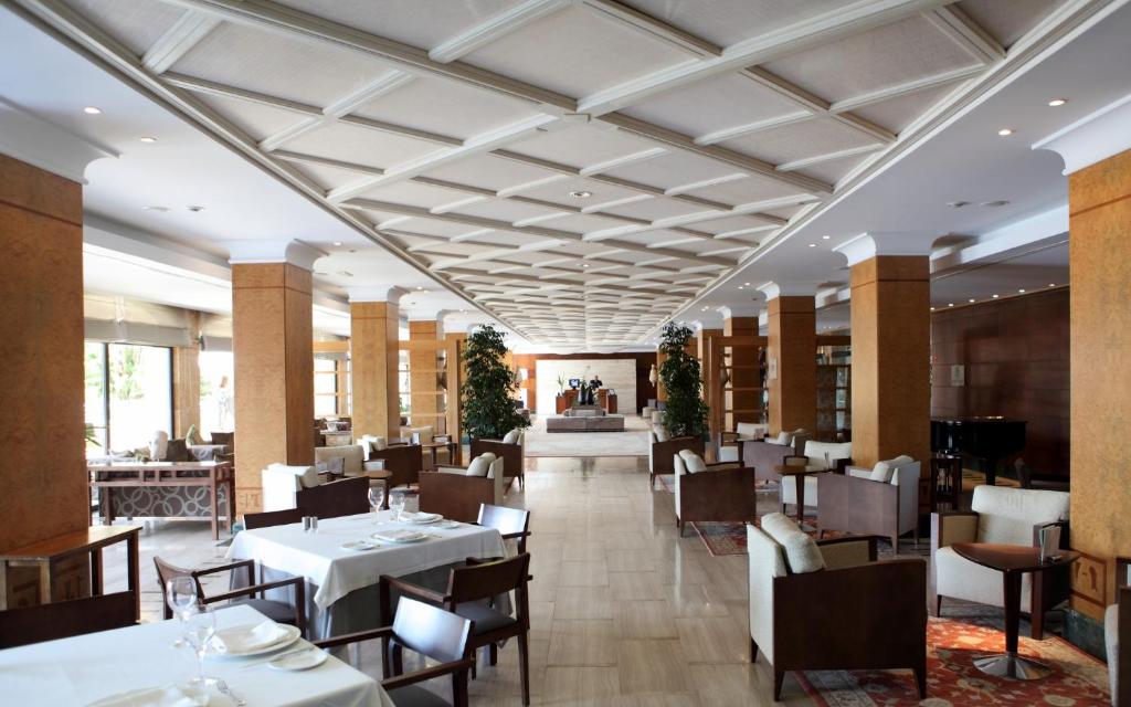 Insotel Fenicia Prestige Suites & Spa, Santa Eularia des Riu ...