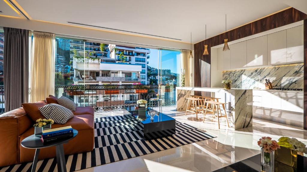 PIER 57 508 Modern 2BR TOTALLY NEW Romantic Zone