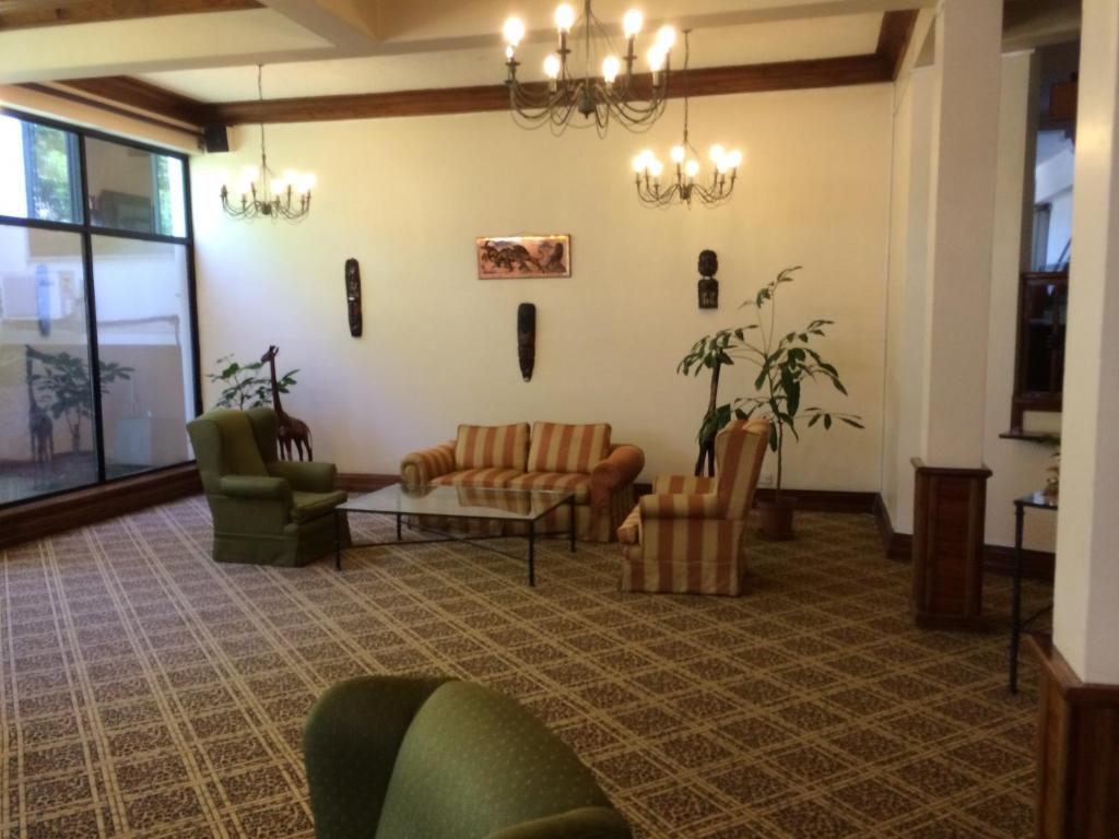 Posezení v ubytování Jacaranda Hotel Nairobi