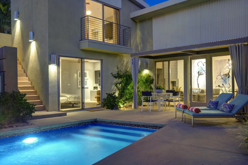 Oceo Escape - South PS Pool House by Oranj Palm - Housity
