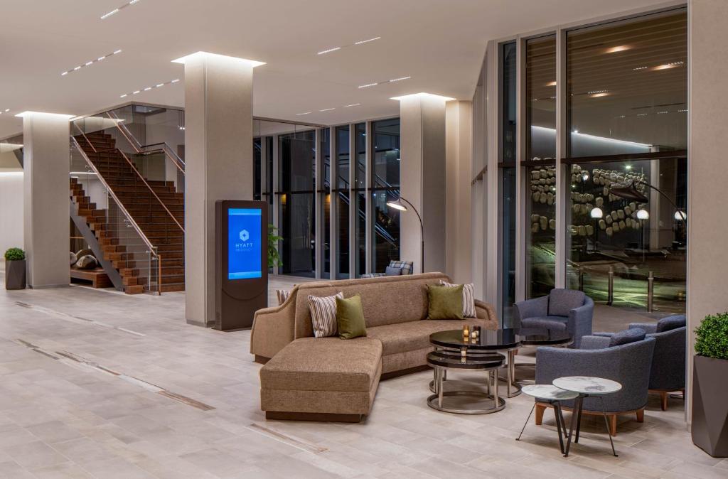Hyatt Regency Portland at the Oregon Convention Center photo