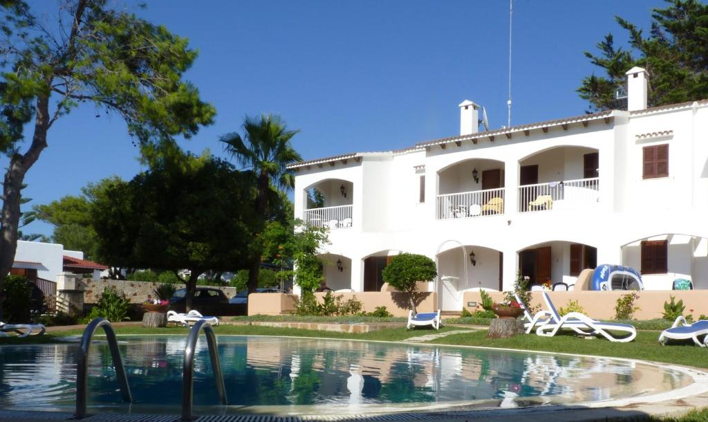 Sagitario Vista Playa II Apartamentos, Cala Blanca – Precios ...