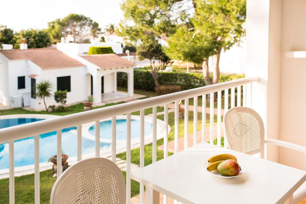 Sagitario Vista Playa II Apartamentos, Cala Blanca – Prezzi ...