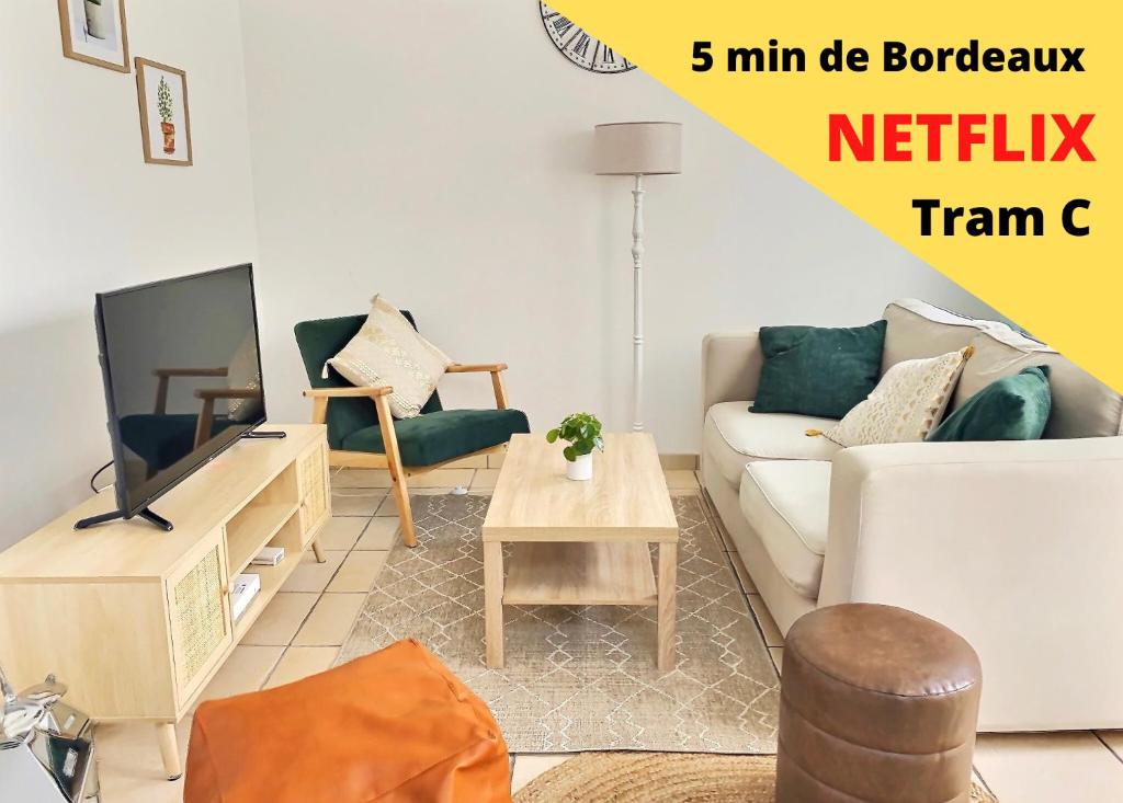 En sittgrupp på Maison de Standing - Le Bouscat - Tram C - Netflix