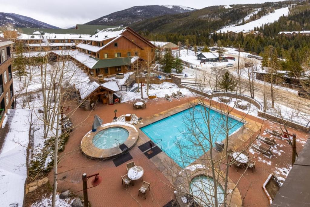 Dakota Lodge by Summit County Mountain Retreats - Housity
