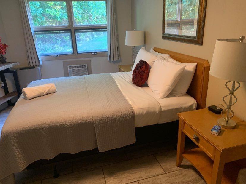 Starlight Lodge at Rockport Harbor photo