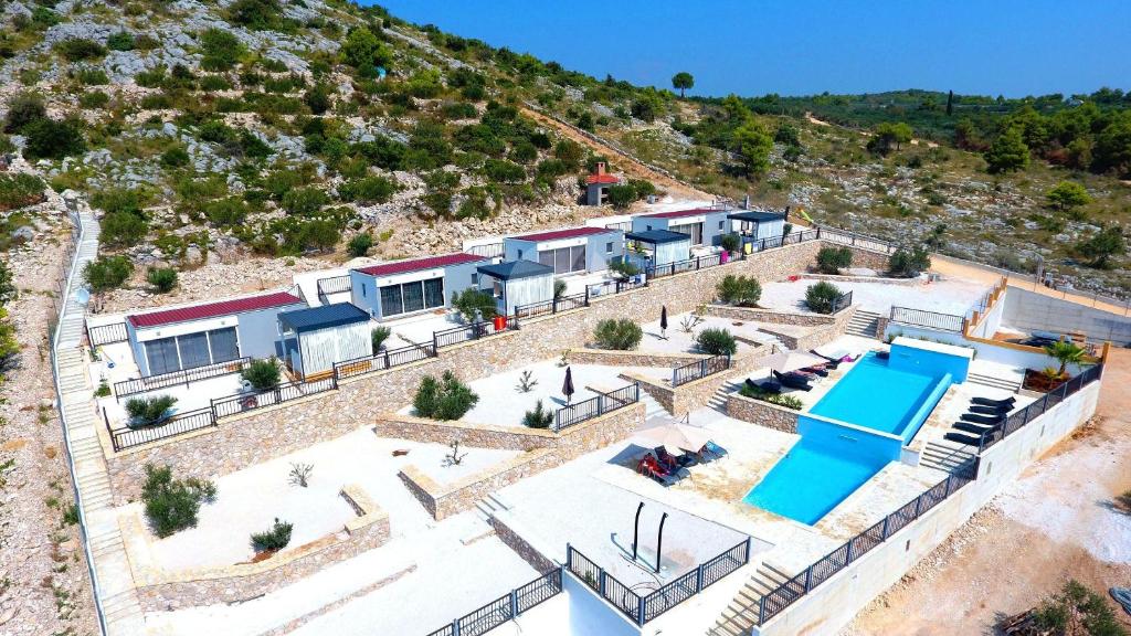 Bazén v ubytovaní Mobile home Damar 2 alebo v jeho blízkosti