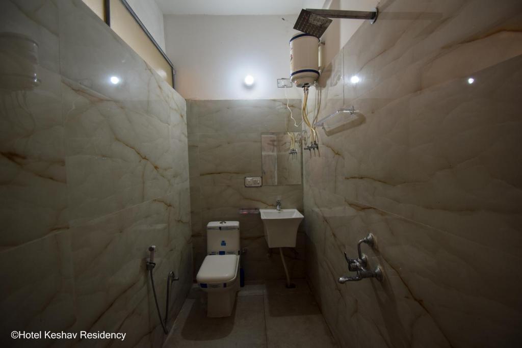 Hotel Keshav Residency - Family Room