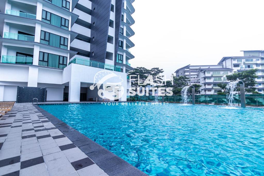 Bazén v ubytování Geo38 Premium Suites at Genting Highlands nebo v jeho okolí