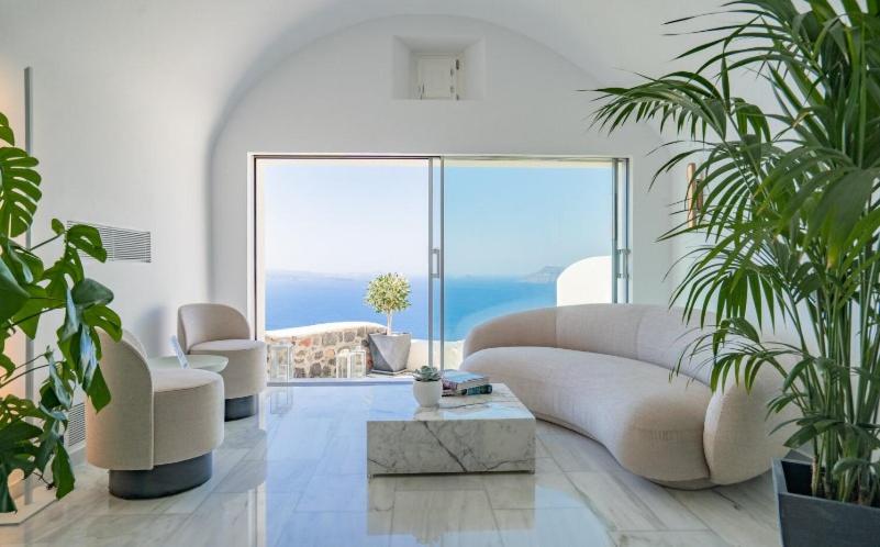 Canaves Oia Suites & Spa