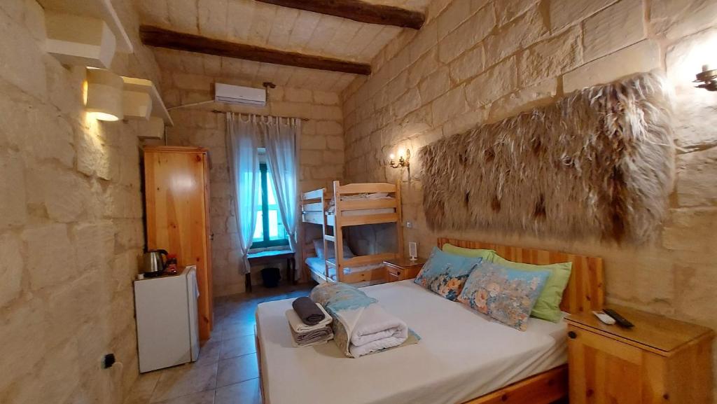 Happy&Healthy Gozo, House of Character, Self-check-in - Economy Quadruple Room