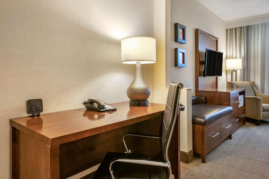 Comfort Suites Miami - Kendall - King Suite