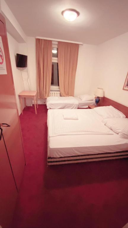 Märkischer Hof Hotel - Resim 23