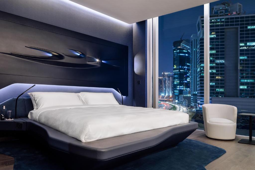 Postel nebo postele na pokoji v ubytování ME Dubai by Meliá