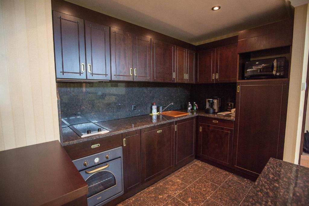 Ramada Hotel & Suites by Wyndham Bucharest North - Resim 37