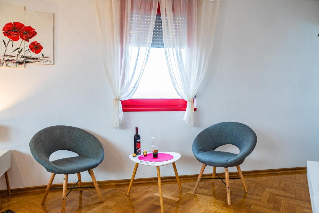 Posezení v ubytování Flexible SelfCheckIns 15 & 19 - Zagreb - Garage - Loggia - New - Apartments Repinc