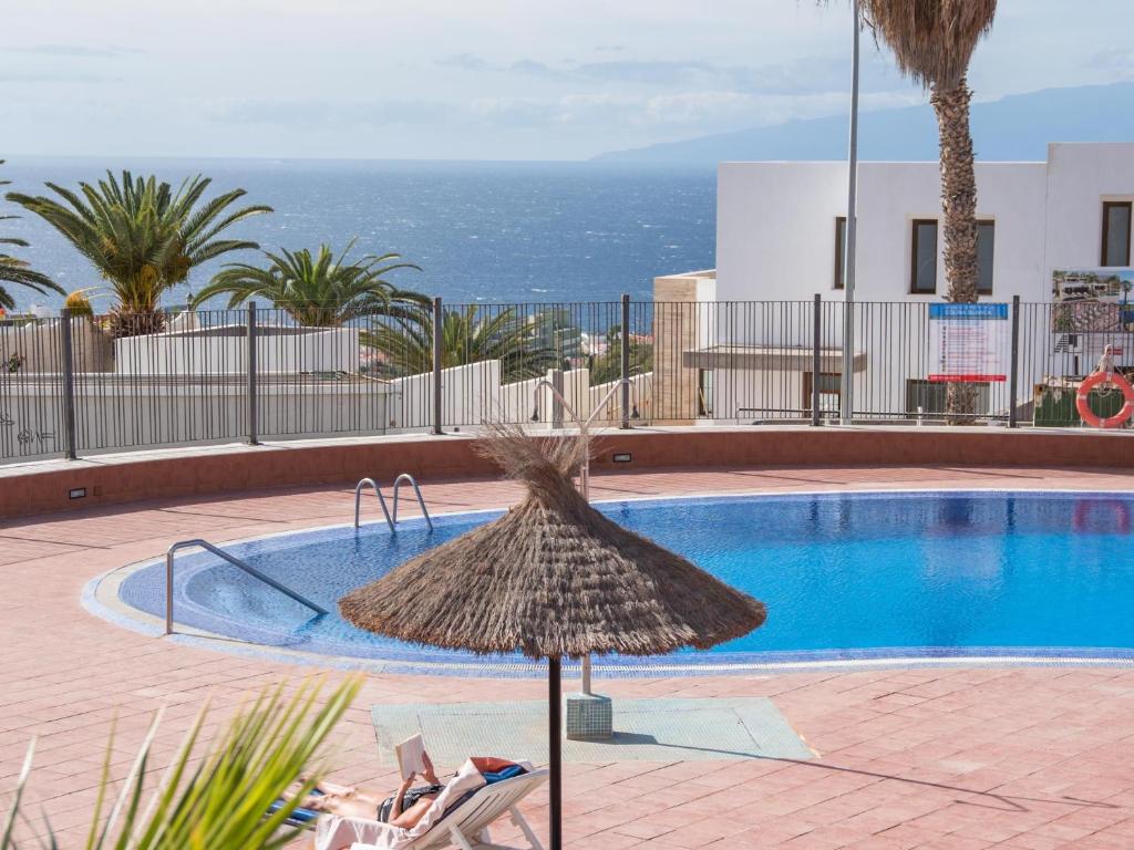Bazén v ubytování C103 big terrace, pool! nebo v jeho okolí