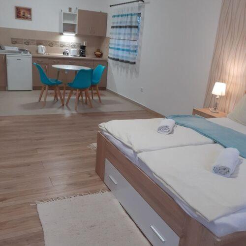 Kuchnia lub aneks kuchenny w obiekcie Apartments Annamaria