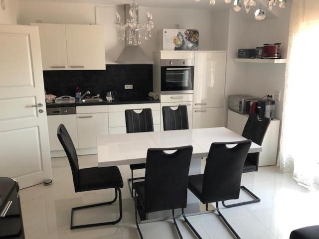 Ferienwohnung Anemone - Three-Bedroom Apartment