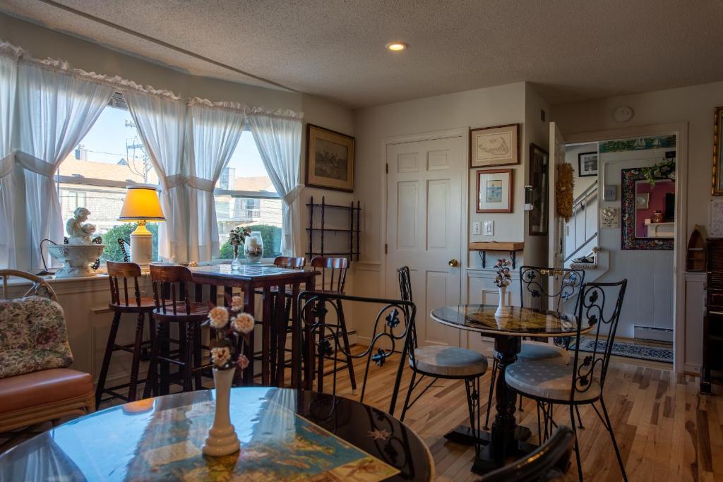 A Cape Cod Ocean Manor Inn Photo