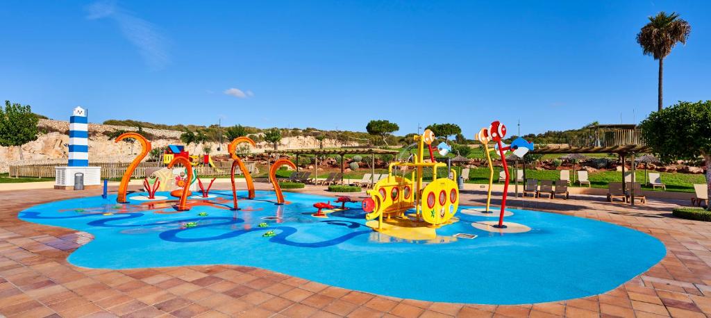 Bazén v ubytování Insotel Punta Prima Resort nebo v jeho okolí
