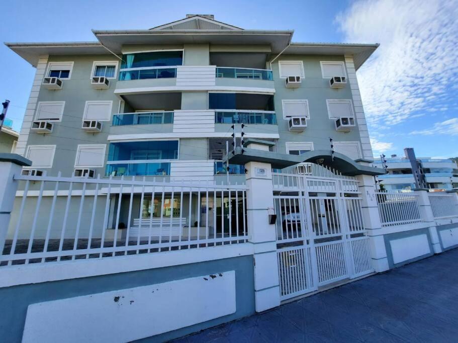  Excelente Apartamento a 350m do Mar