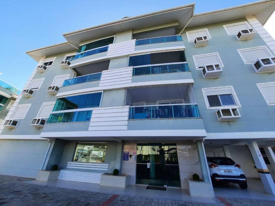  Excelente Apartamento a 350m do Mar