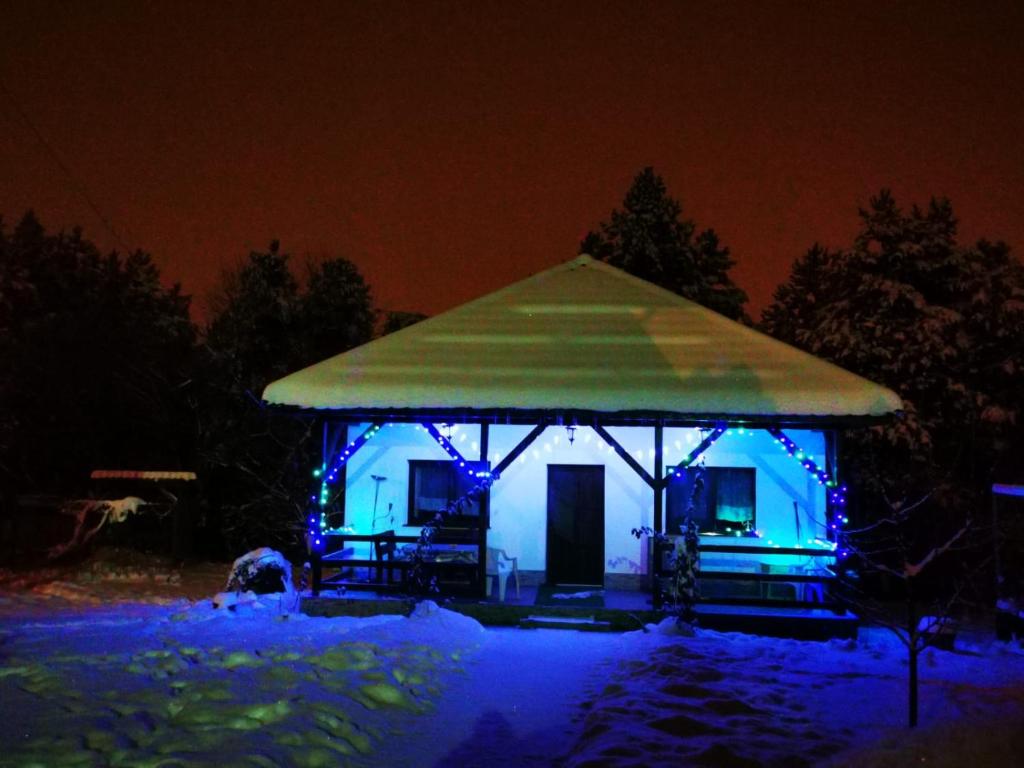 Limpedea Green House að vetri til