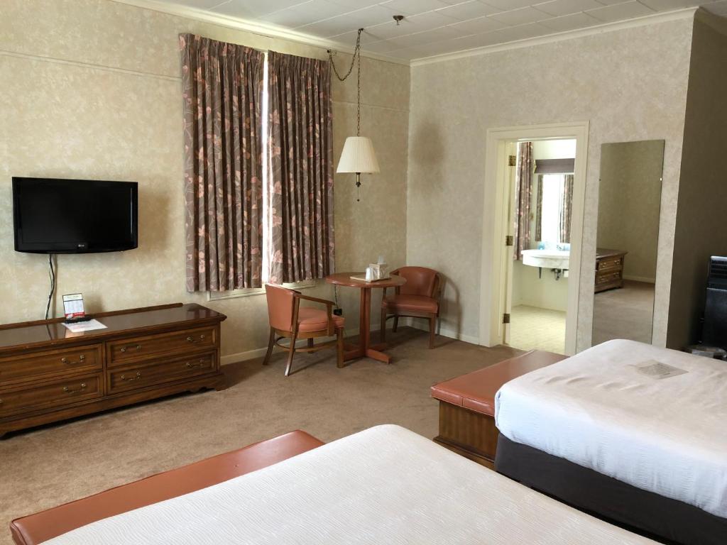 Stearns Hotel photo