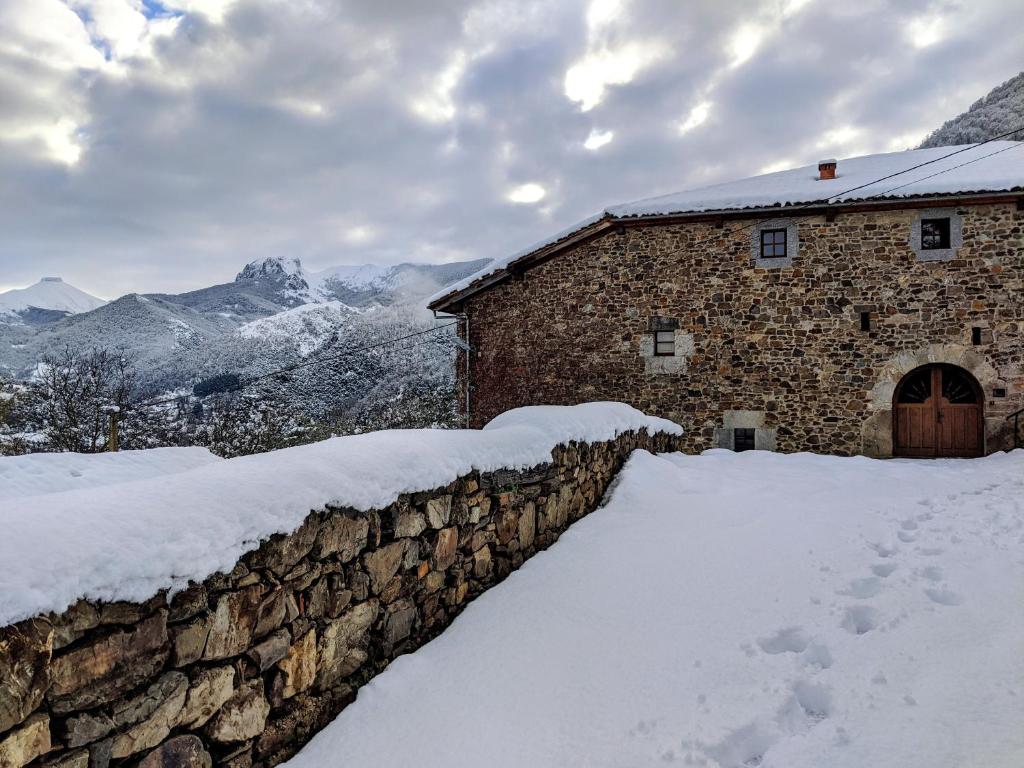 Olmares Terrace Apartment - Picos de Europa, Lomeña – Updated ...