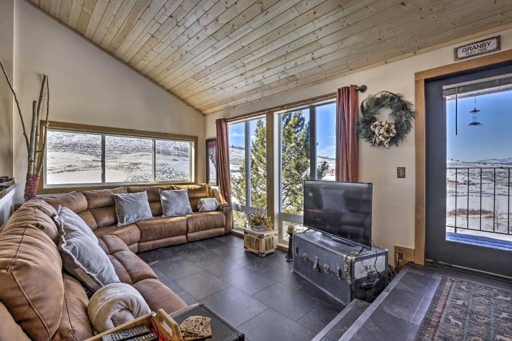 Ski, Soak and Explore! Granby Getaway with Mtn Views