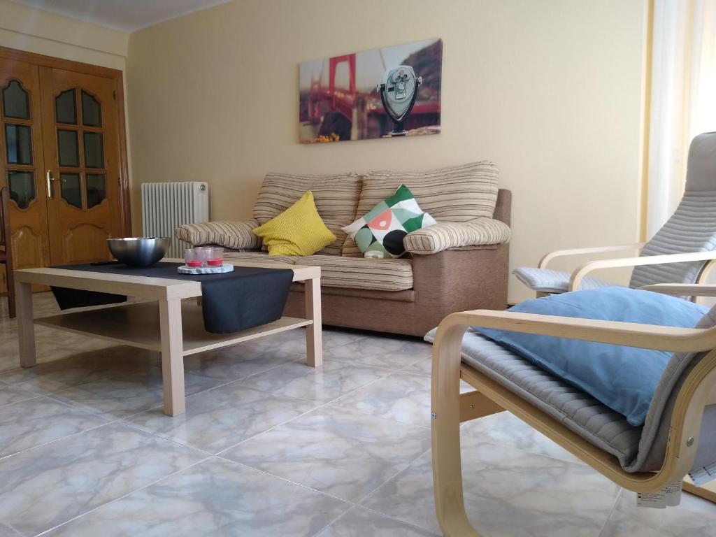 Apartamentos La Rosa - Calamocha - Apartamento De Tres Habitaciones