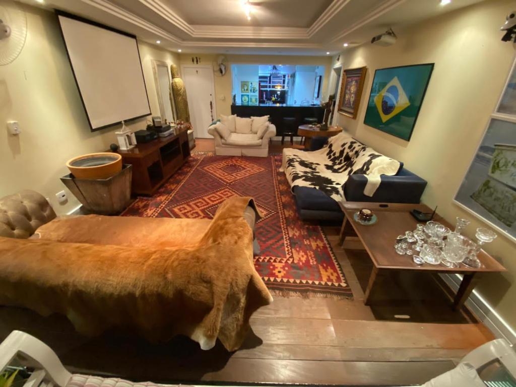  Apartamento acomoda 4 pessoas - Bairro Ponta da Praia - Santos SP