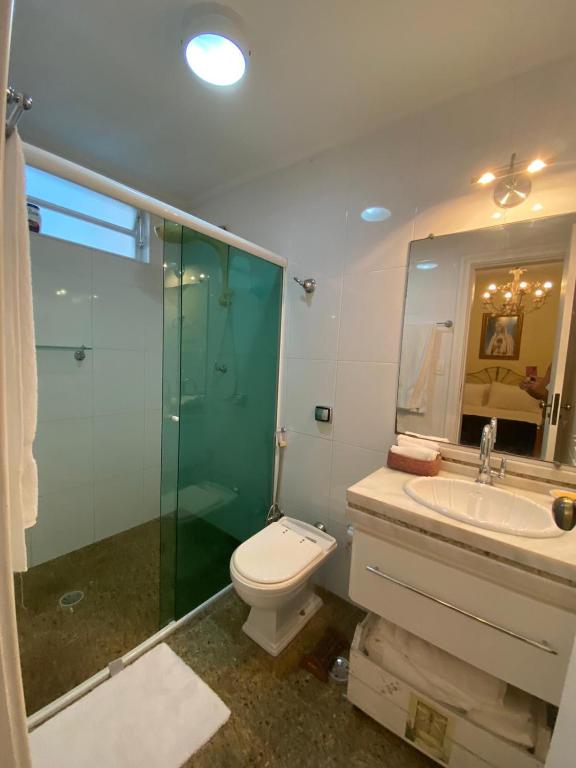  Apartamento acomoda 4 pessoas - Bairro Ponta da Praia - Santos SP