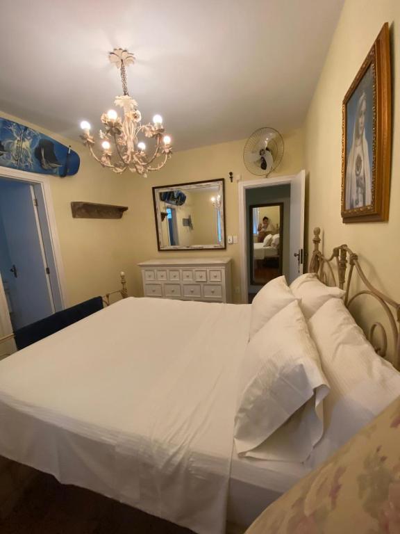  Apartamento acomoda 4 pessoas - Bairro Ponta da Praia - Santos SP