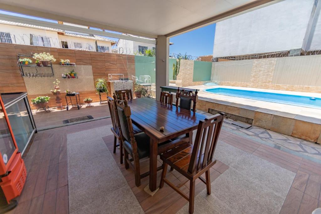  Casa grande com piscina