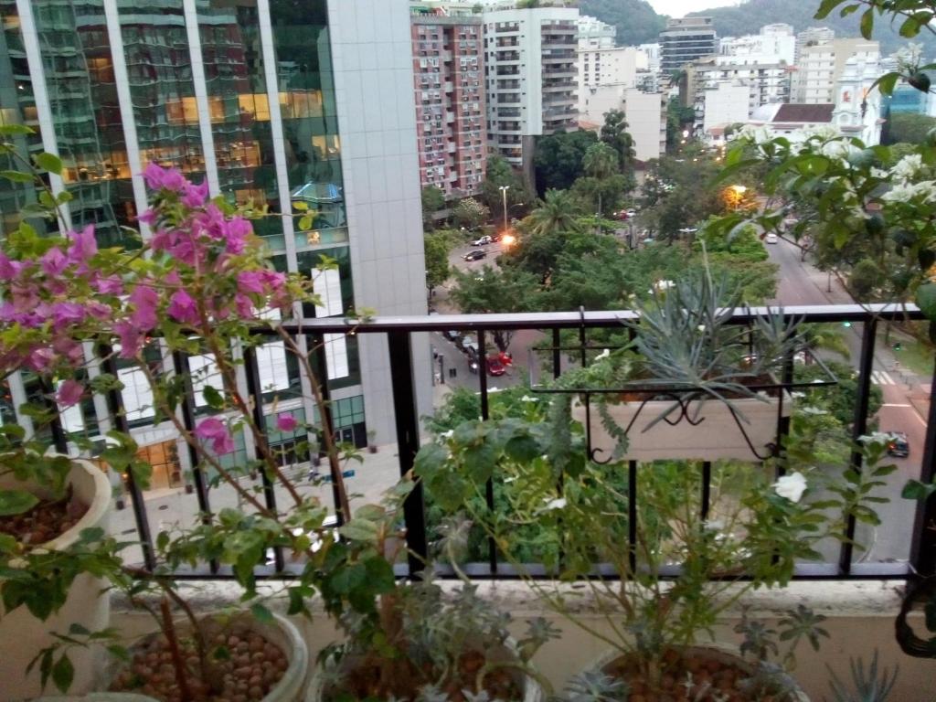  Quarto aconchegante no Humaitá - somente mulheres
